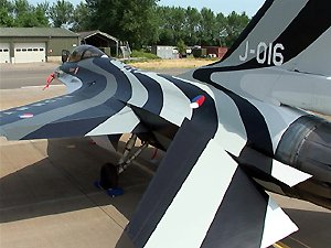 F-16 APVW